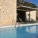 Riverstone With Private Pools