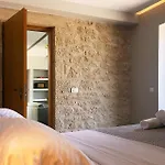 Riverstone With Private Pools Λεύκτρο