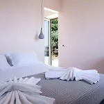 Riverstone With Private Pools * Lévktron