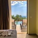 Riverstone With Private Pools