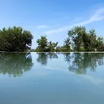 Riverstone With Private Pools Λεύκτρο