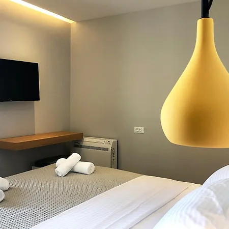 Villa Riverstone With Private Pools