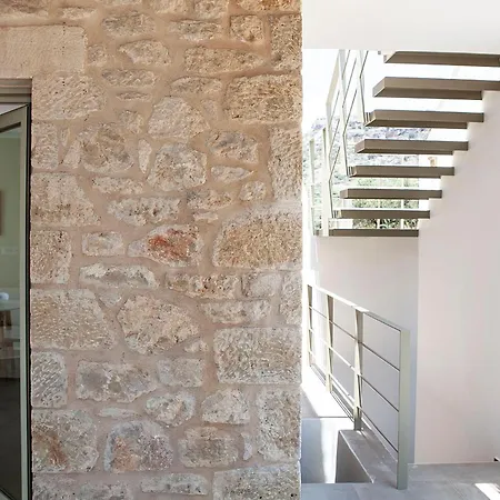 Riverstone With Private Pools Villa *