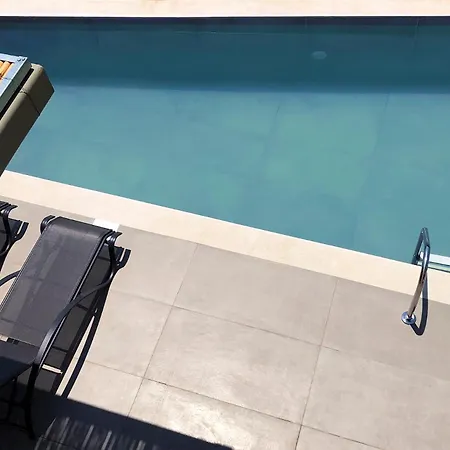 Riverstone With Private Pools Villa *