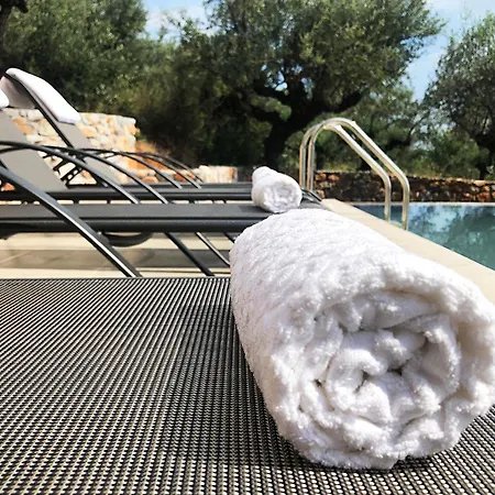 Riverstone With Private Pools * Lévktron