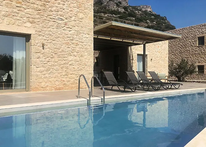 Riverstone With Private Pools