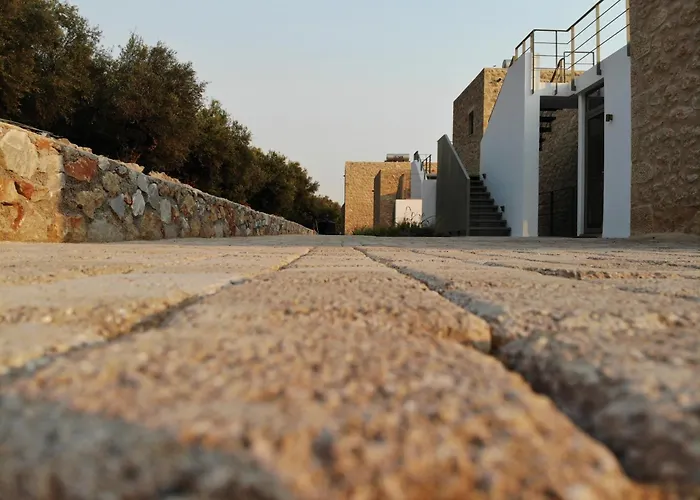 Вилла Riverstone With Private Pools *