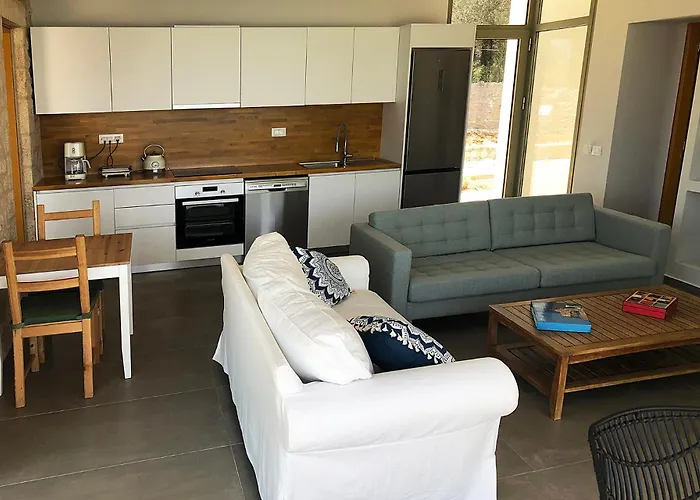 Вилла Riverstone With Private Pools Levktron