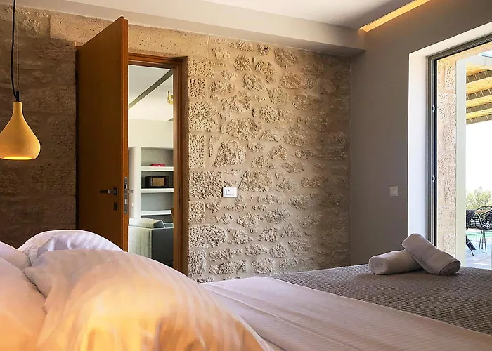 Riverstone With Private Pools Levktron