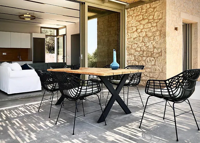 Вилла Riverstone With Private Pools *