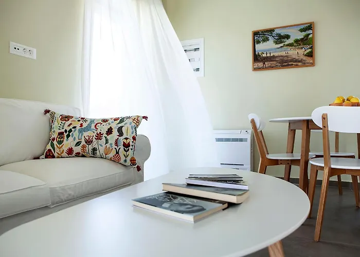 Вилла Riverstone With Private Pools *