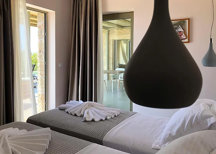 Riverstone With Private Pools