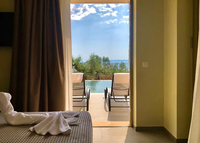 Riverstone With Private Pools