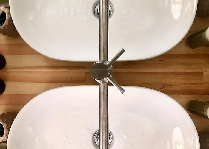 Riverstone With Private Pools Levktron