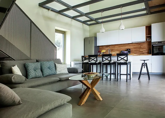 Вилла Riverstone With Private Pools *