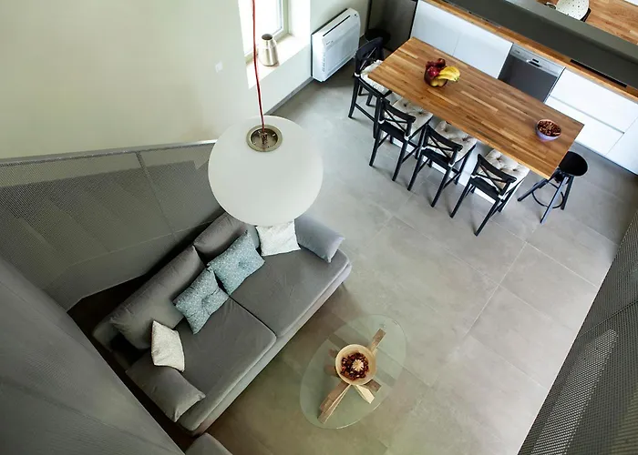 Вилла Riverstone With Private Pools *