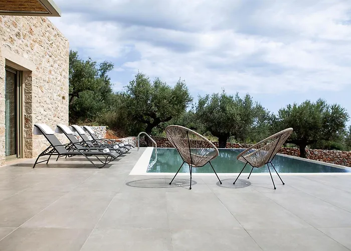 Riverstone With Private Pools