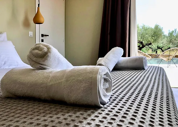 Вилла Riverstone With Private Pools Levktron