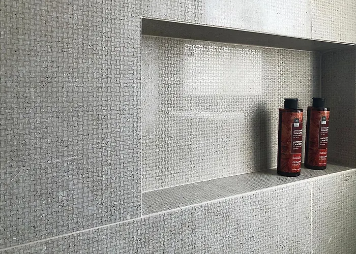 Riverstone With Private Pools Levktron