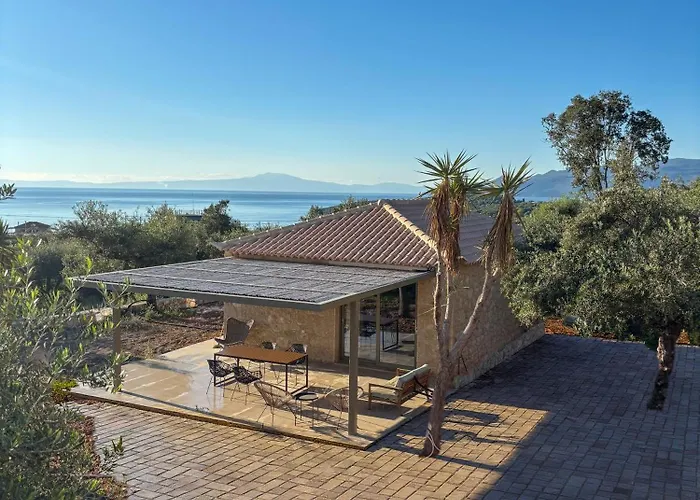 Вилла Riverstone With Private Pools *