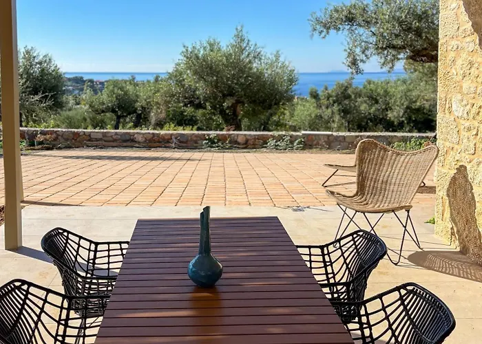 Riverstone With Private Pools